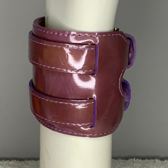 Louis Vuitton Charlton Double Wrap Bracelet in Purple Monogram Vernis Leather - Picture 2 of 7